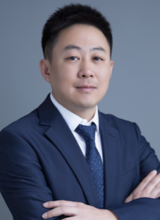 王震
